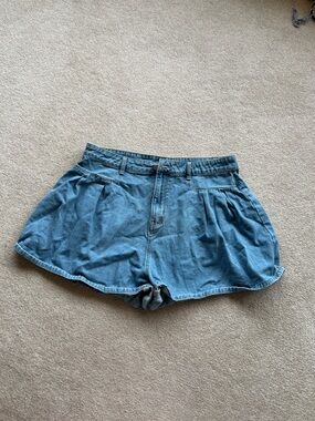 Cider High-Waist Pleated Denim Shorts - Blue